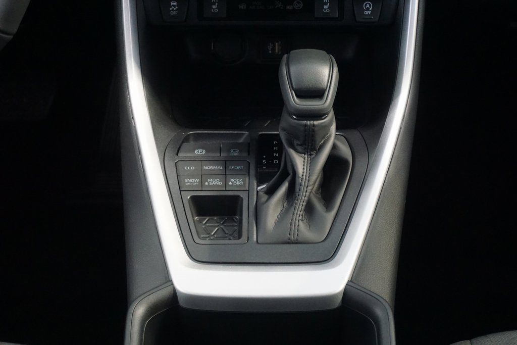 New 2025 Toyota RAV4 XLE image 32