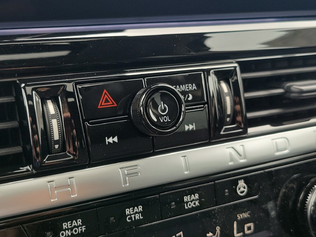 New 2026 Nissan Pathfinder Platinum AWD/4WD image 35