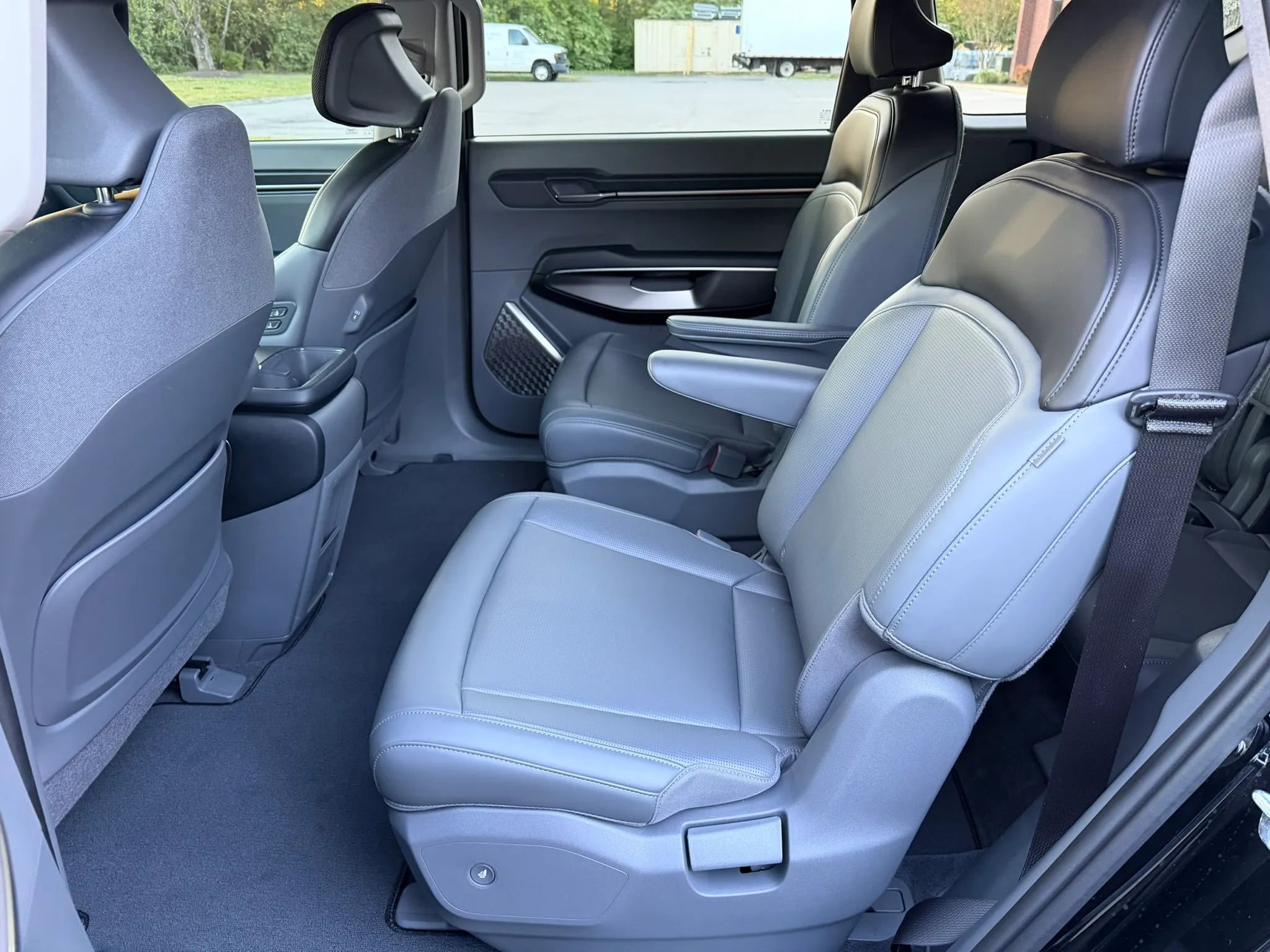 Used 2024 Kia EV9 Light Long Range image 16