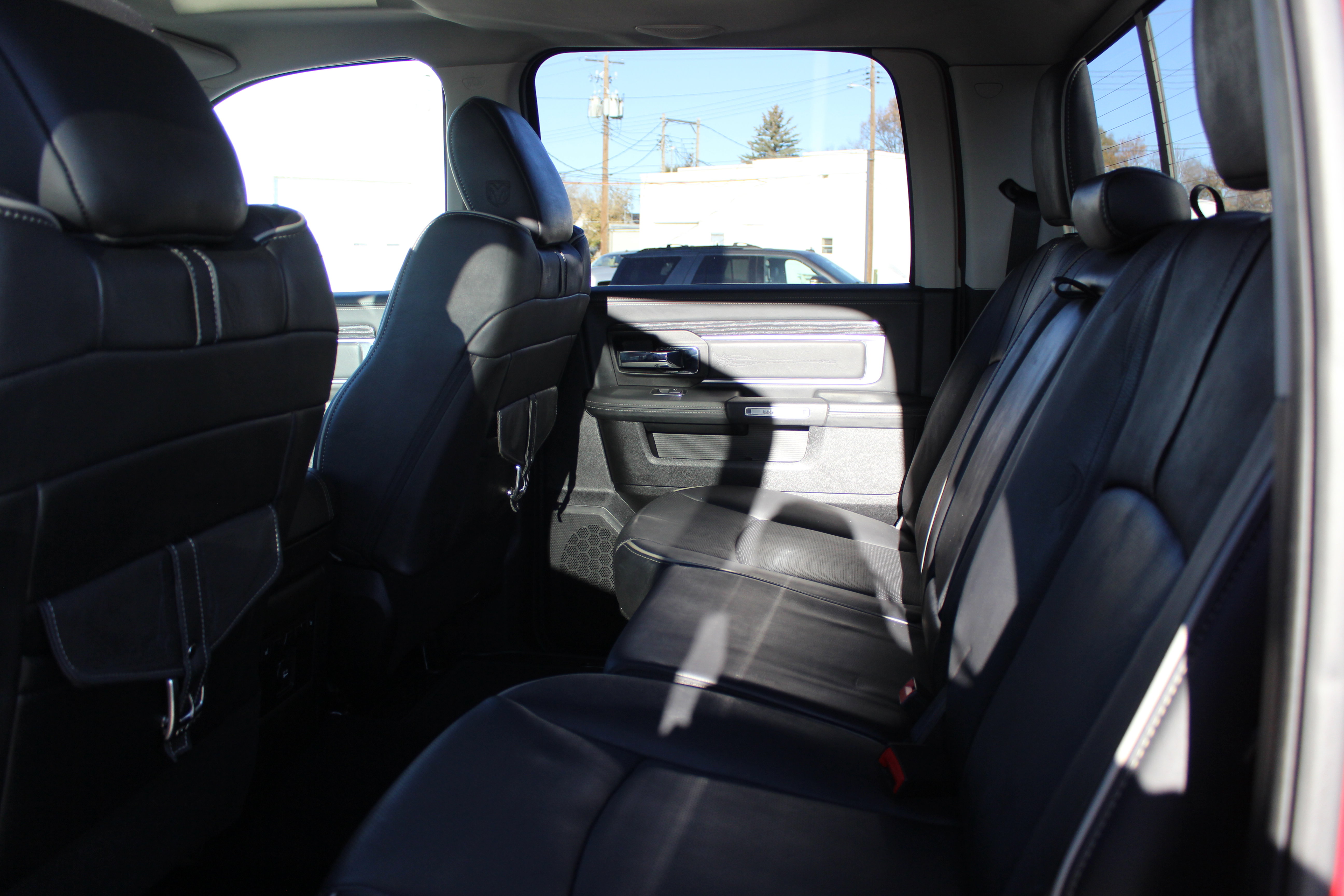 Used 2014 RAM 1500 Limited image 17