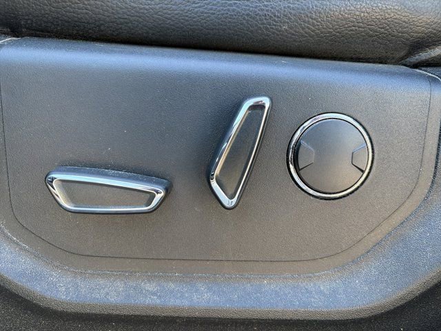 Used 2017 Ford F350 Lariat w/ Chrome Package AWD/4WD image 16