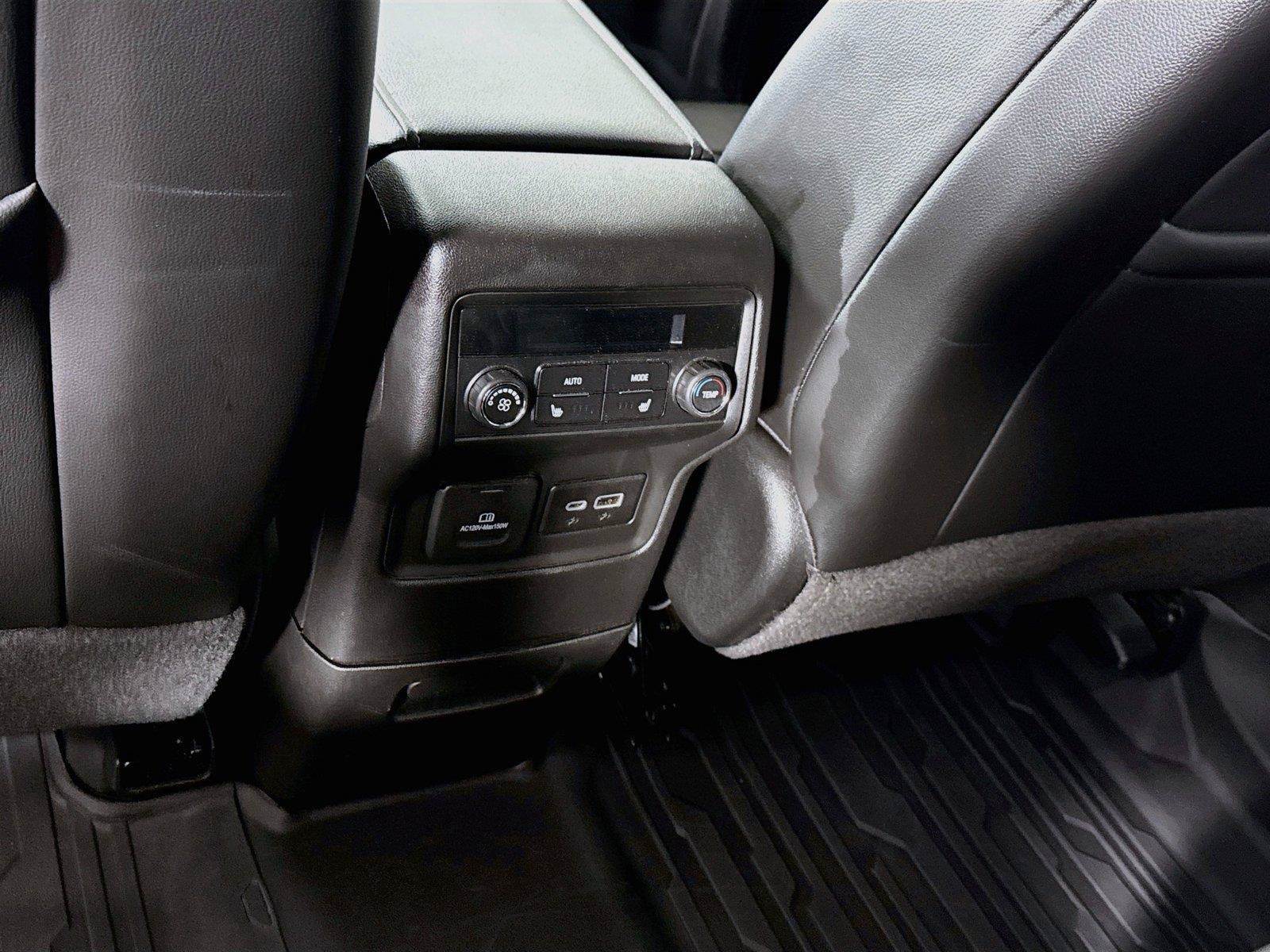 Used 2023 GMC Acadia SLT w/ Technology Package AWD/4WD image 19