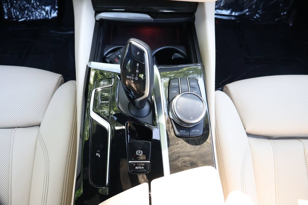 Used 2023 BMW 530i w/ Premium Package RWD image 20