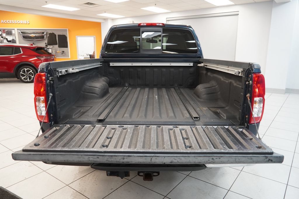 Used 2016 Nissan Frontier SV w/ SV Value Truck Package AWD/4WD image 9