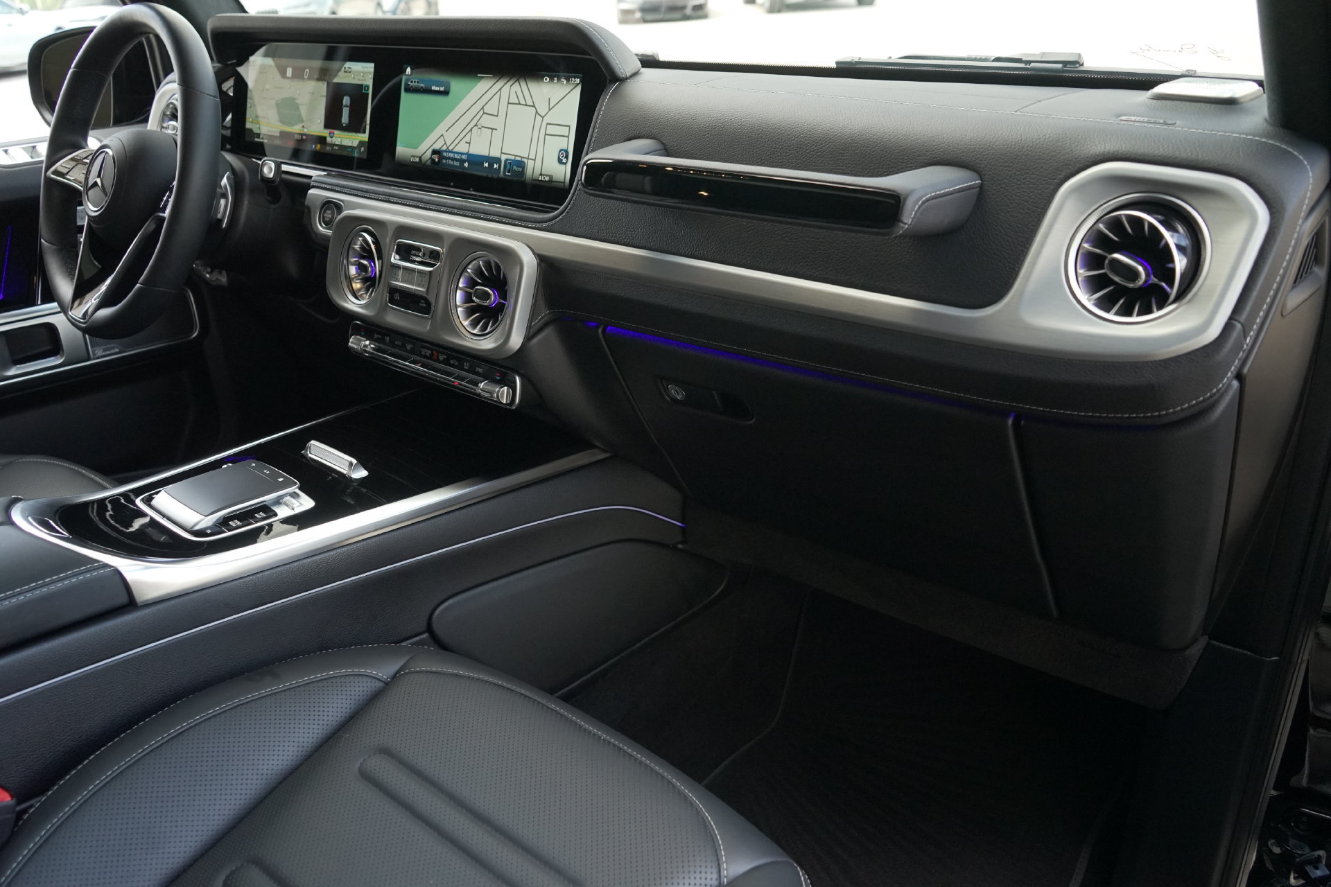 Used 2025 Mercedes-Benz G 550 image 9