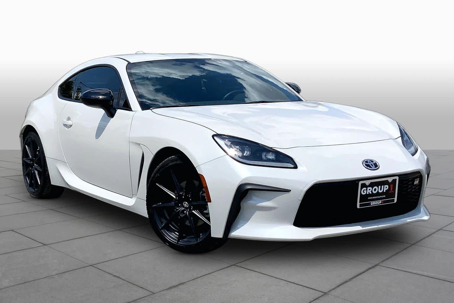 Used 2026 Toyota GR86 Premium RWD image 3