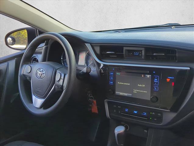 Used 2018 Toyota Corolla LE image 27