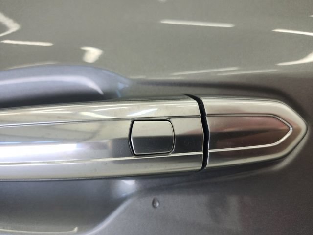 Used 2024 Cadillac XT5 Luxury FWD image 15