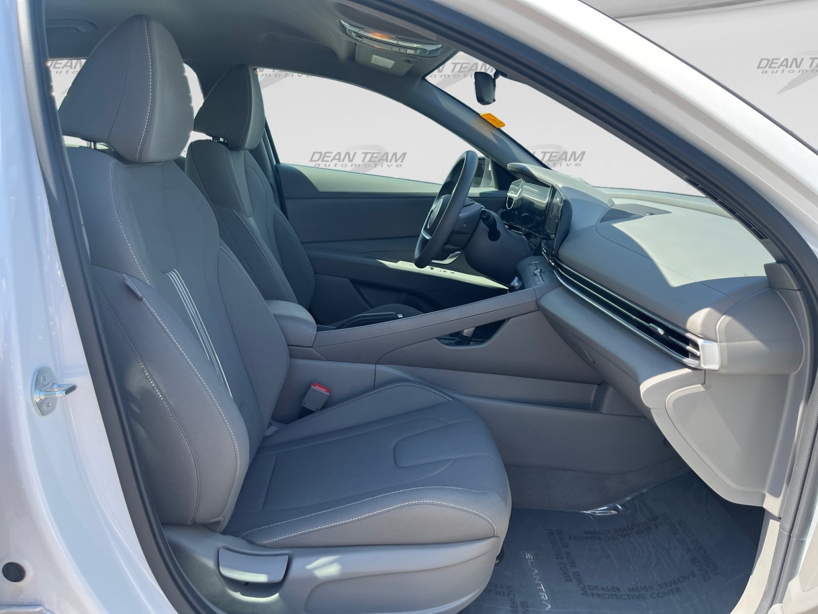 Used 2024 Hyundai Elantra SEL FWD image 17
