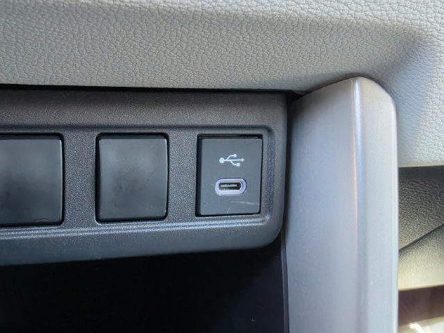 Used 2025 Toyota Corolla Cross L FWD image 25