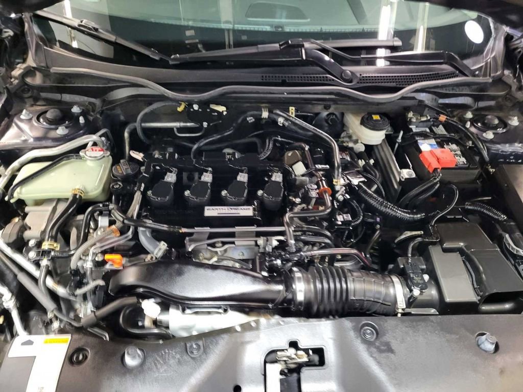 Used 2018 Honda Civic Touring image 9