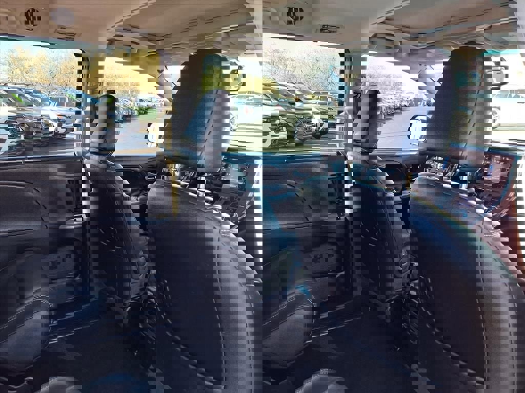 Used 2016 Toyota Sienna L image 22