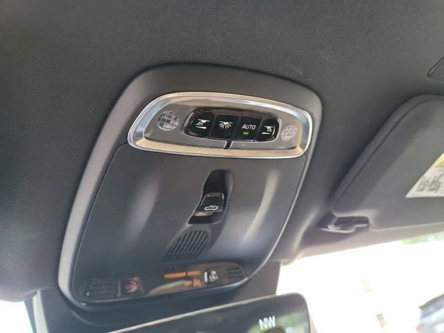 Used 2018 Volvo XC90 T6 Momentum w/ Convenience Package AWD/4WD image 24