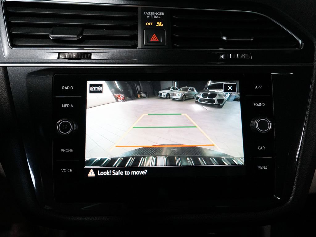 Used 2023 Volkswagen Tiguan SE R-Line AWD/4WD image 17