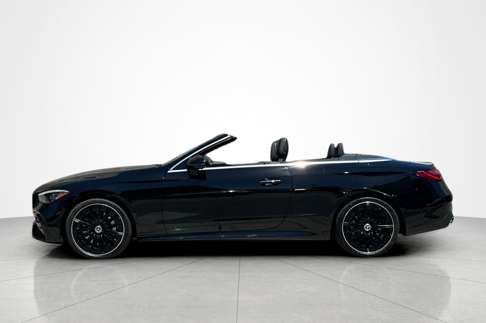 New 2026 Mercedes-Benz CLE 450 4MATIC Cabriolet image 2
