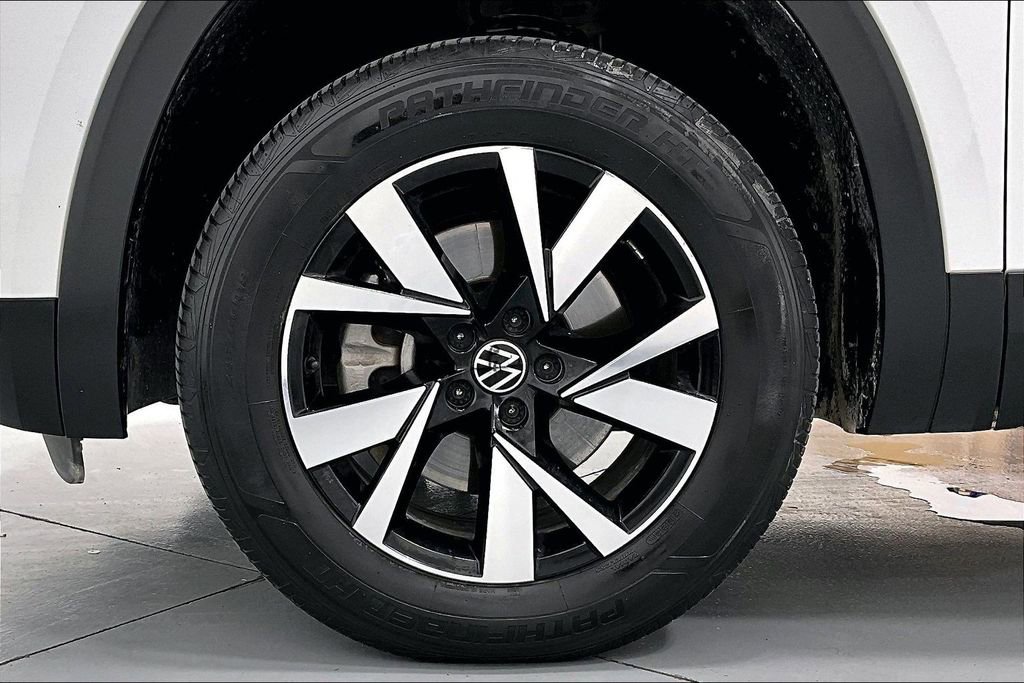 Used 2021 Volkswagen Atlas Cross Sport SE image 11