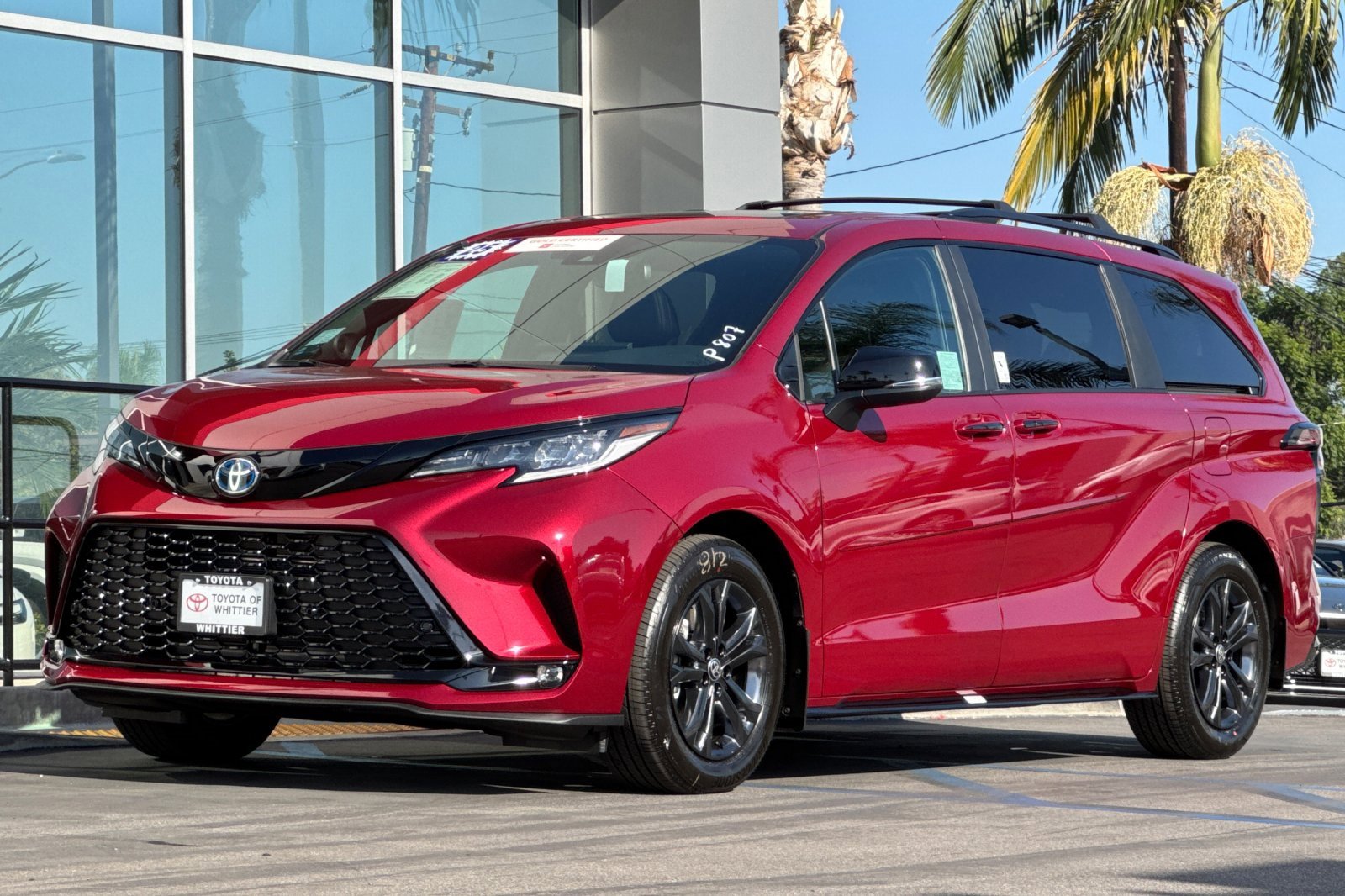 Certified 2025 Toyota Sienna XSE image 10