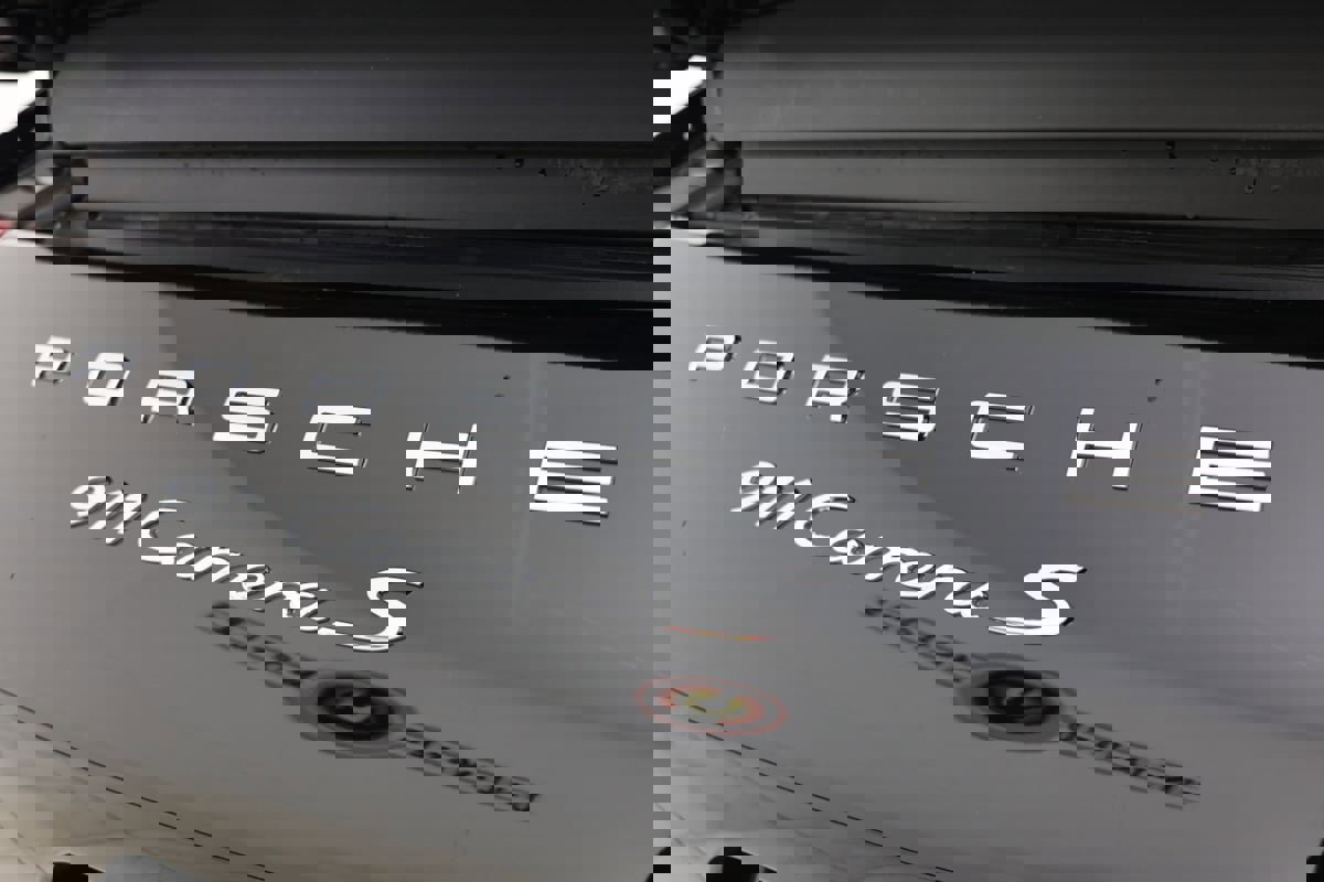 Used 2018 Porsche 911 Carrera S RWD image 16