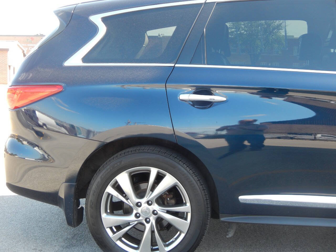 Used 2015 INFINITI QX60 Luxe w/ Deluxe Touring Package AWD/4WD image 26
