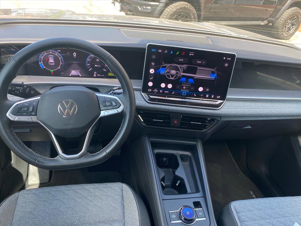Used 2025 Volkswagen Tiguan S AWD/4WD image 11