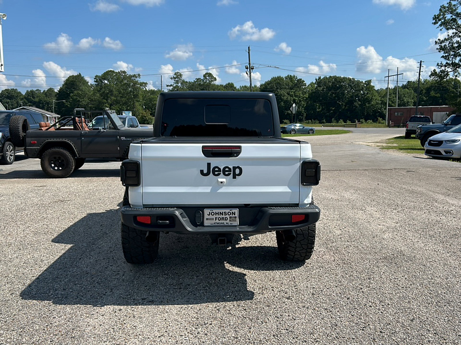 Used 2020 Jeep Gladiator Sport w/ Quick Order Package 24S AWD/4WD image 2
