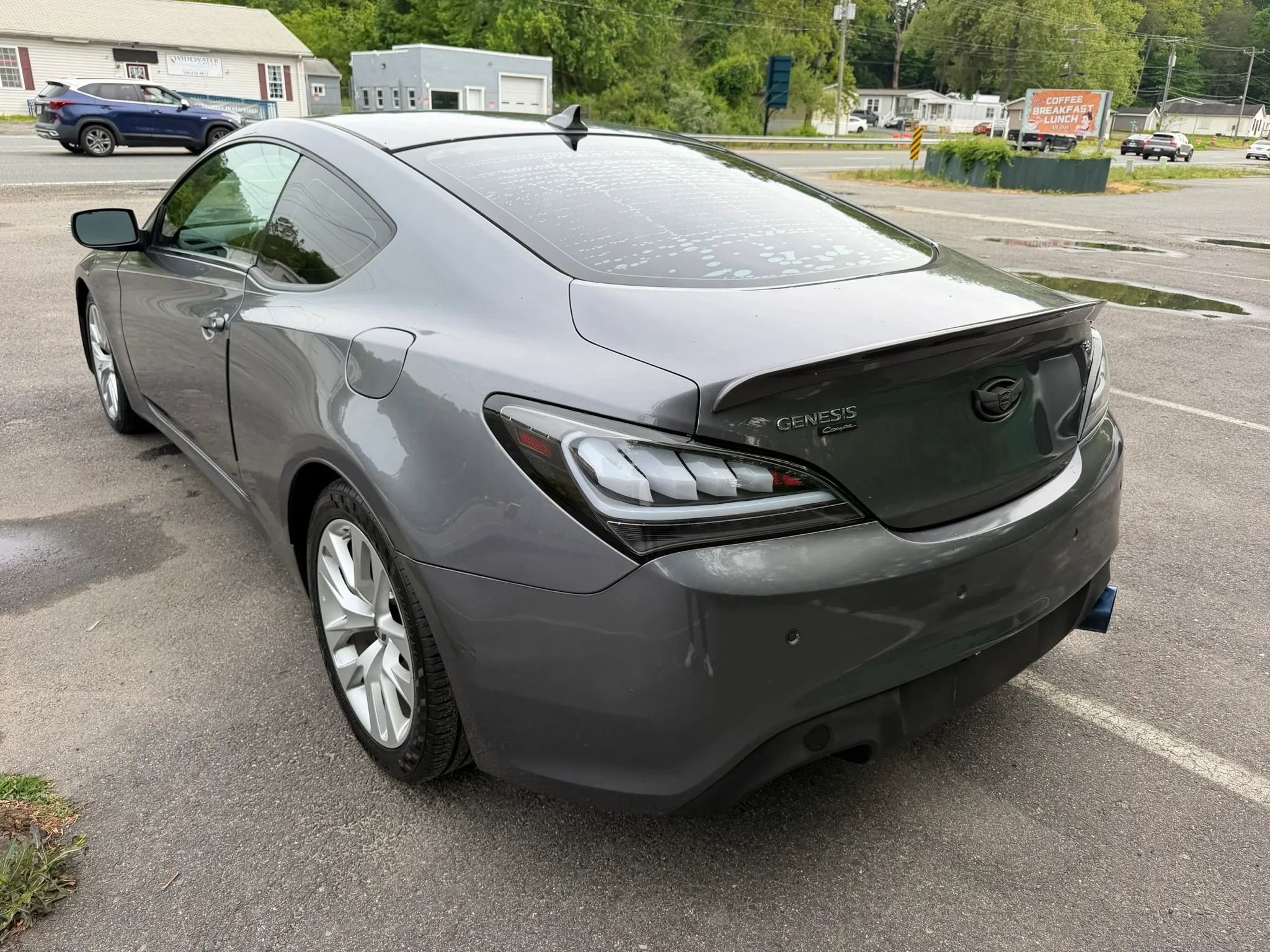 Used 2013 Hyundai Genesis 3.8 RWD image 10