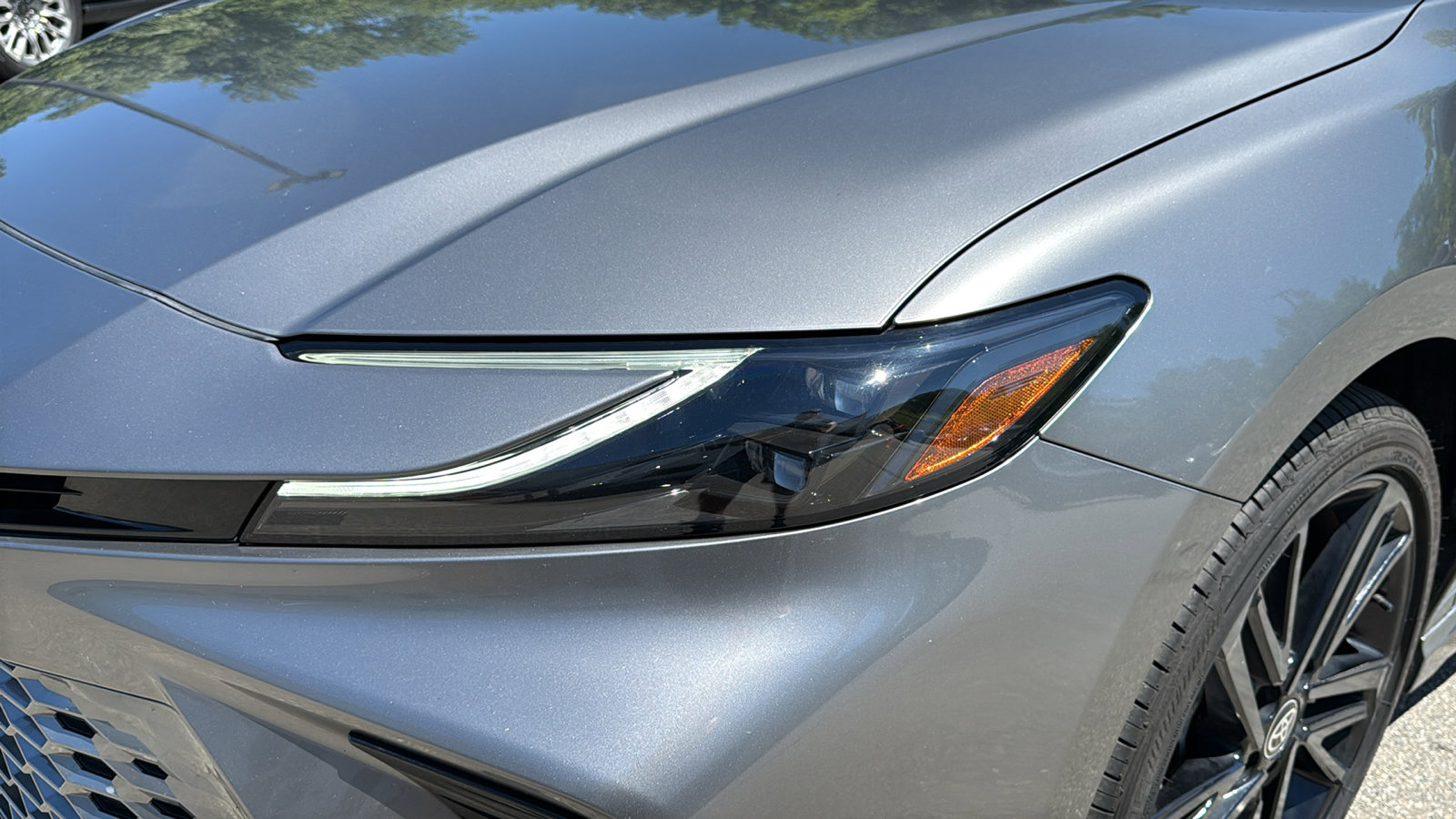 Used 2025 Toyota Camry XSE AWD/4WD image 9