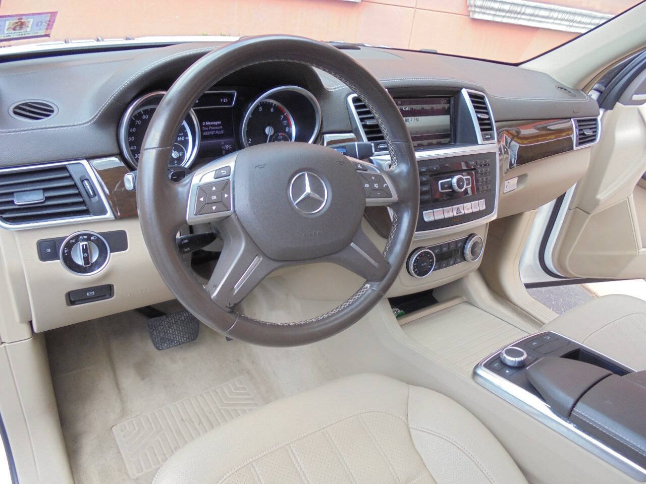 Used 2015 Mercedes-Benz GL 450 4MATIC w/ Lighting Package image 7