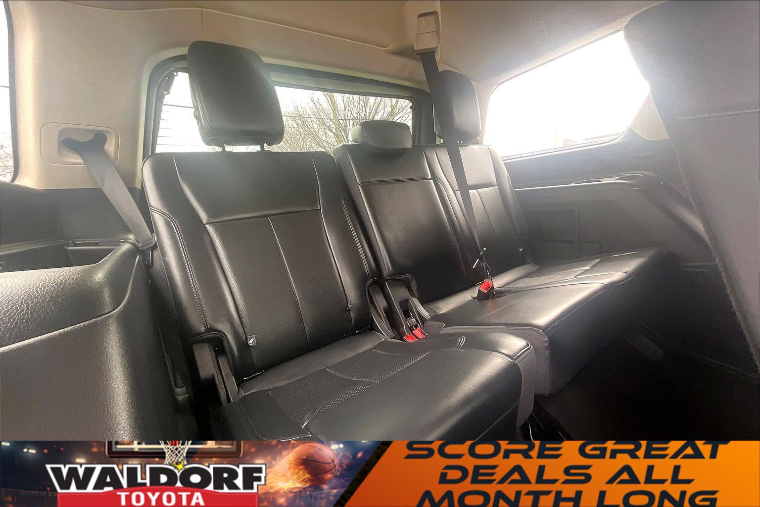 Used 2024 Ford Expedition XLT image 32