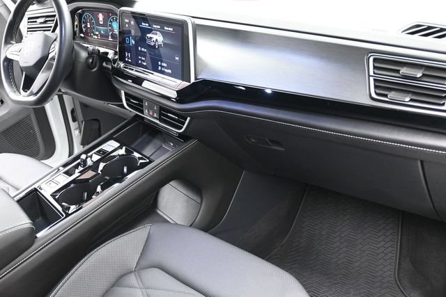 Used 2024 Volkswagen Atlas Cross Sport SE w/ Black Wheel Package FWD image 31