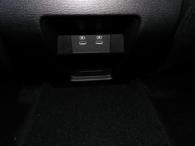 New 2025 Mitsubishi Outlander SE image 21