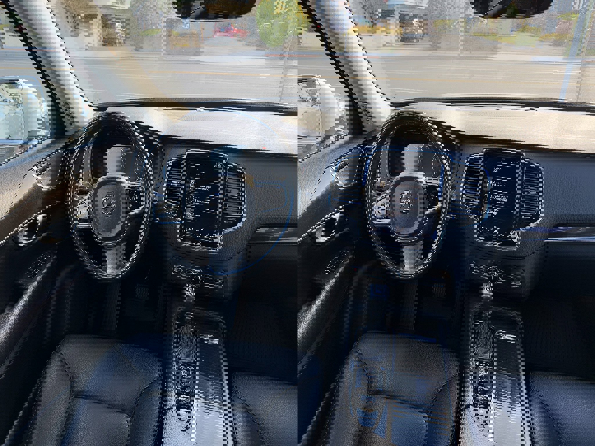 Used 2018 Volvo XC90 T6 Momentum w/ Convenience Package image 12