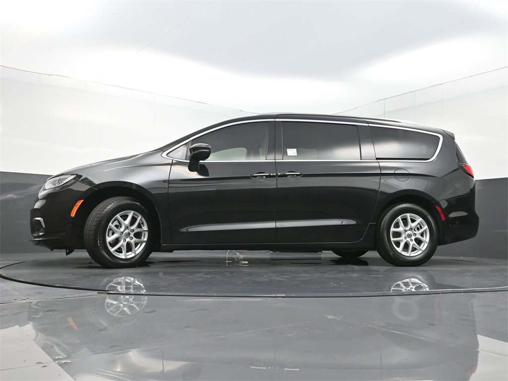 Used 2021 Chrysler Pacifica Touring-L image 30