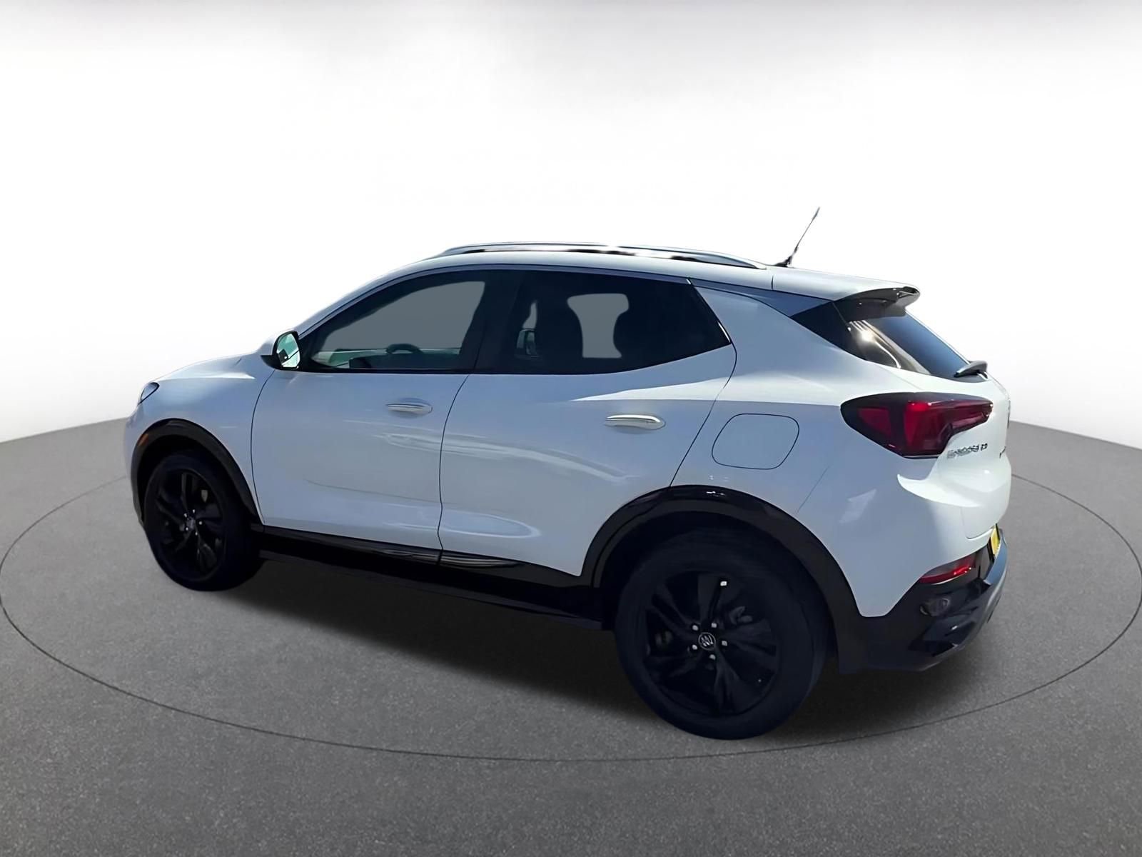 Used 2024 Buick Encore GX Sport Touring image 10
