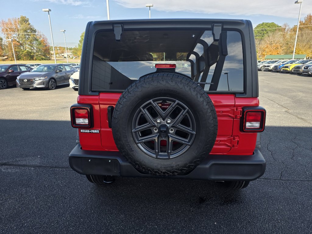 Used 2024 Jeep Wrangler Sport S image 4