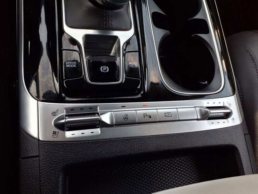 Used 2024 Kia Carnival SX Prestige image 21