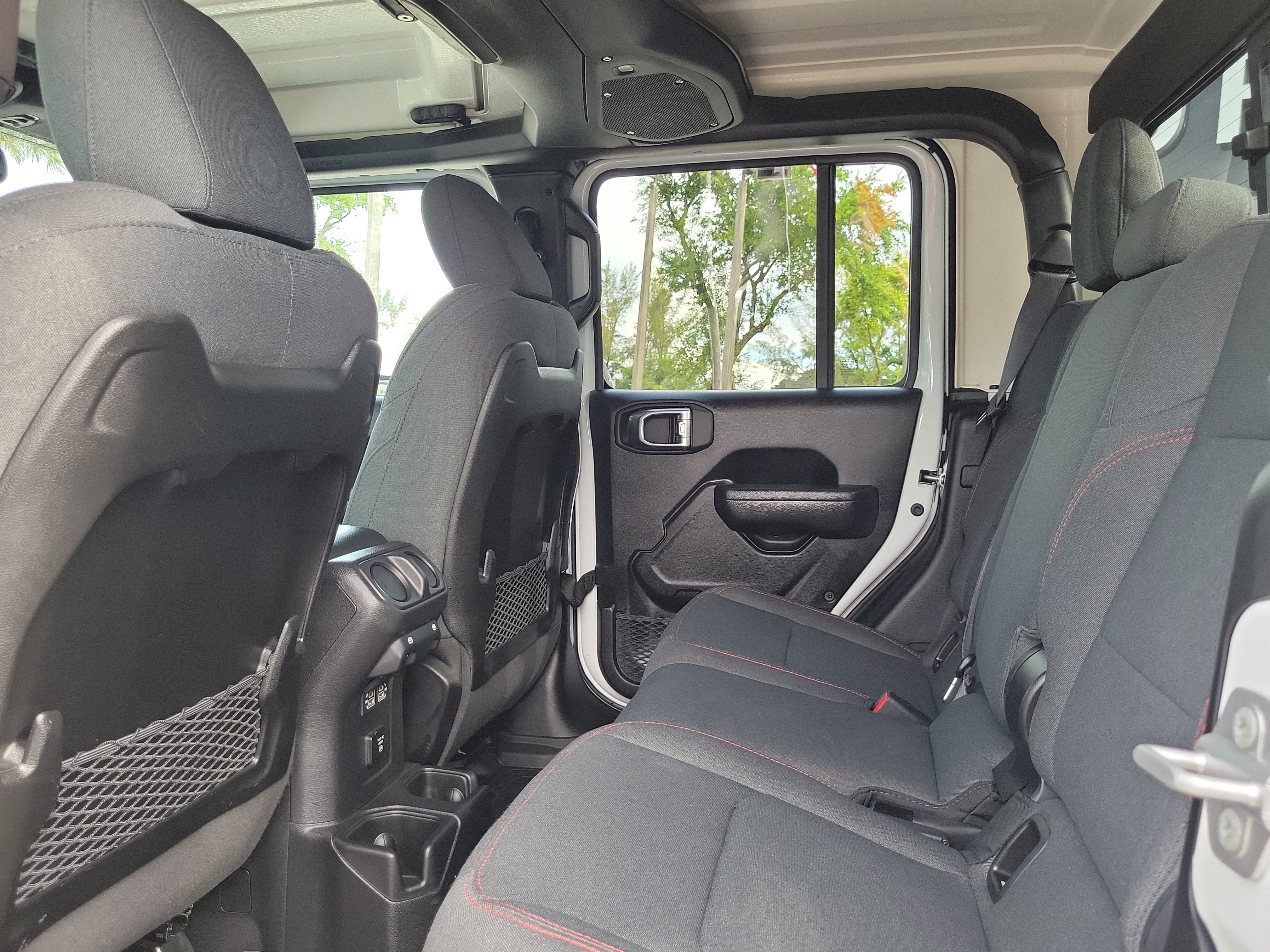Used 2025 Jeep Gladiator Rubicon AWD/4WD image 12