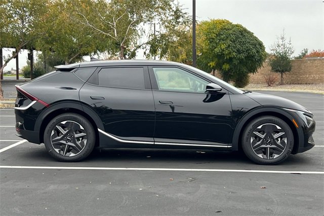 New 2025 Kia EV6 Light image 3