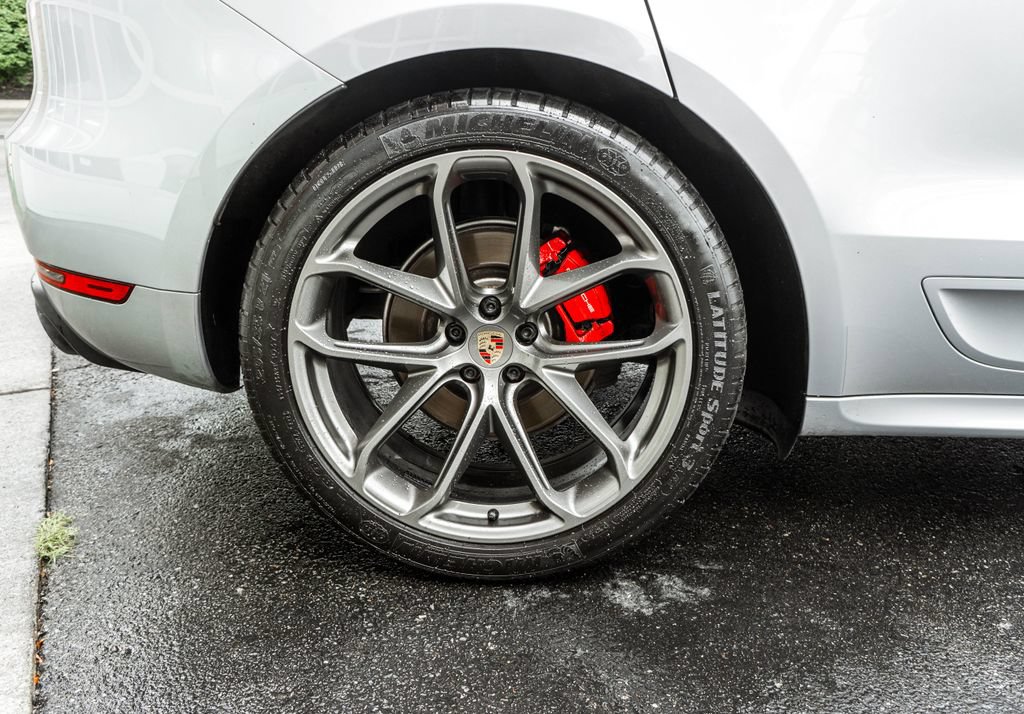 Used 2021 Porsche Macan GTS AWD/4WD image 33