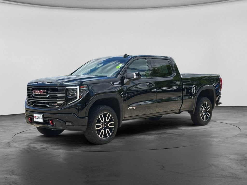 Used 2025 GMC Sierra 1500 AT4 w/ Technology Package AWD/4WD image 3