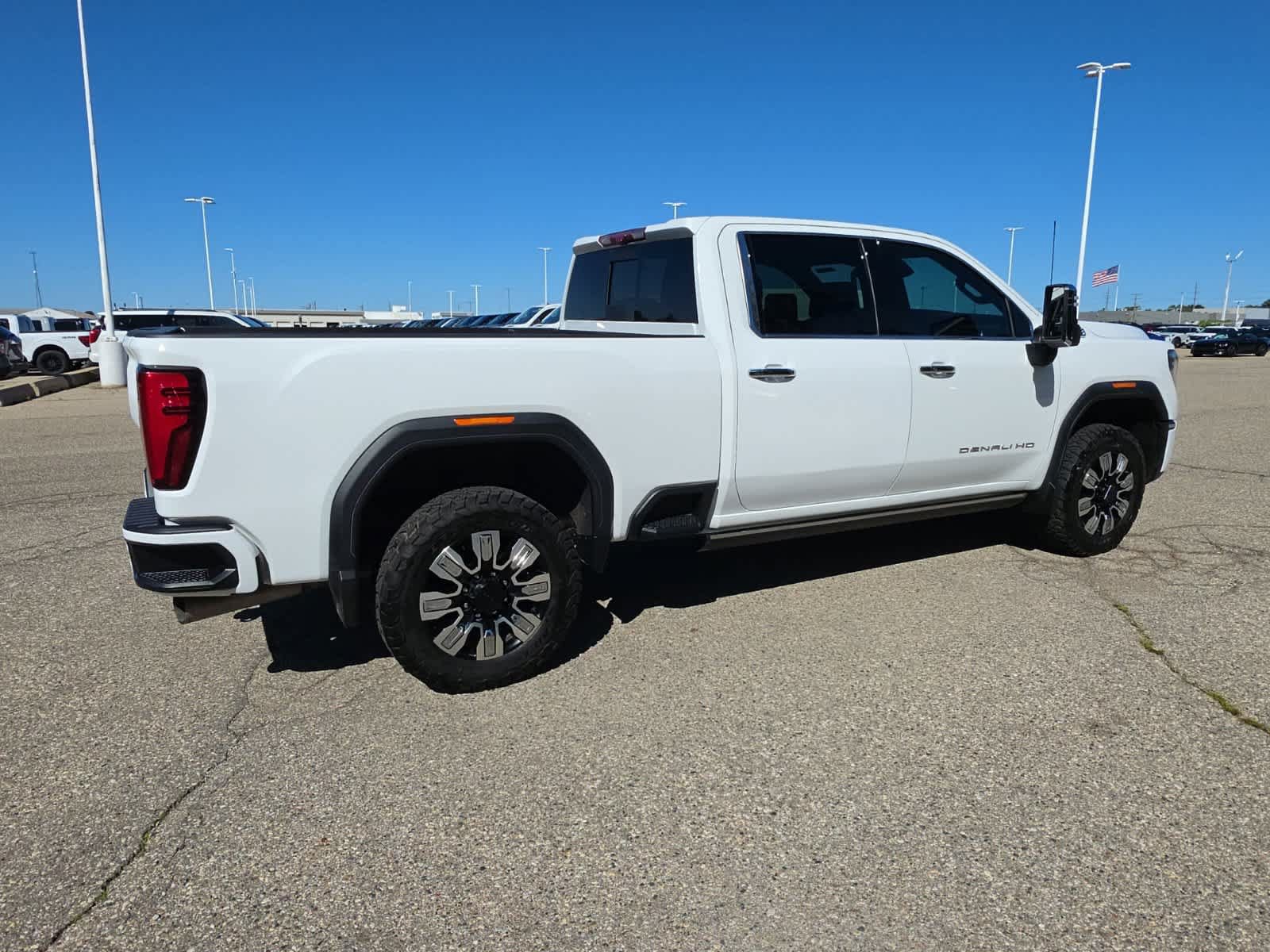 Used 2025 GMC Sierra 2500 Denali w/ Denali Reserve Package AWD/4WD image 7