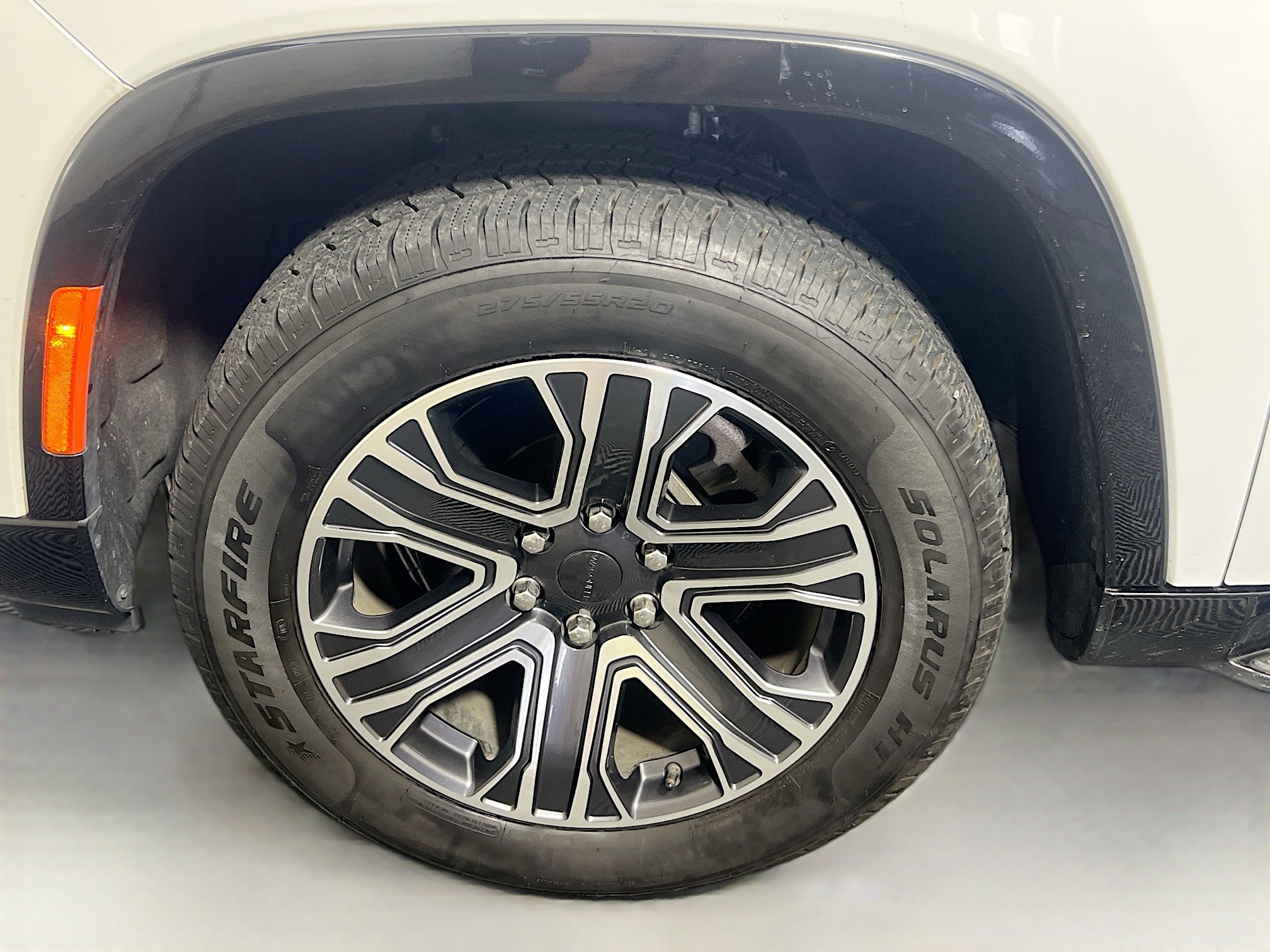 Used 2023 Jeep Wagoneer L Series II image 13