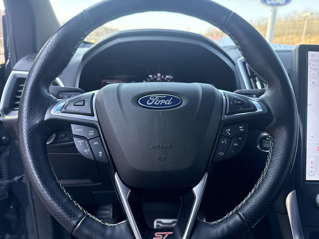 Used 2022 Ford Edge ST w/ Equipment Group 401A AWD/4WD image 18