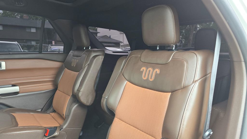 Used 2023 Ford Explorer King Ranch w/ Technology Package AWD/4WD image 17