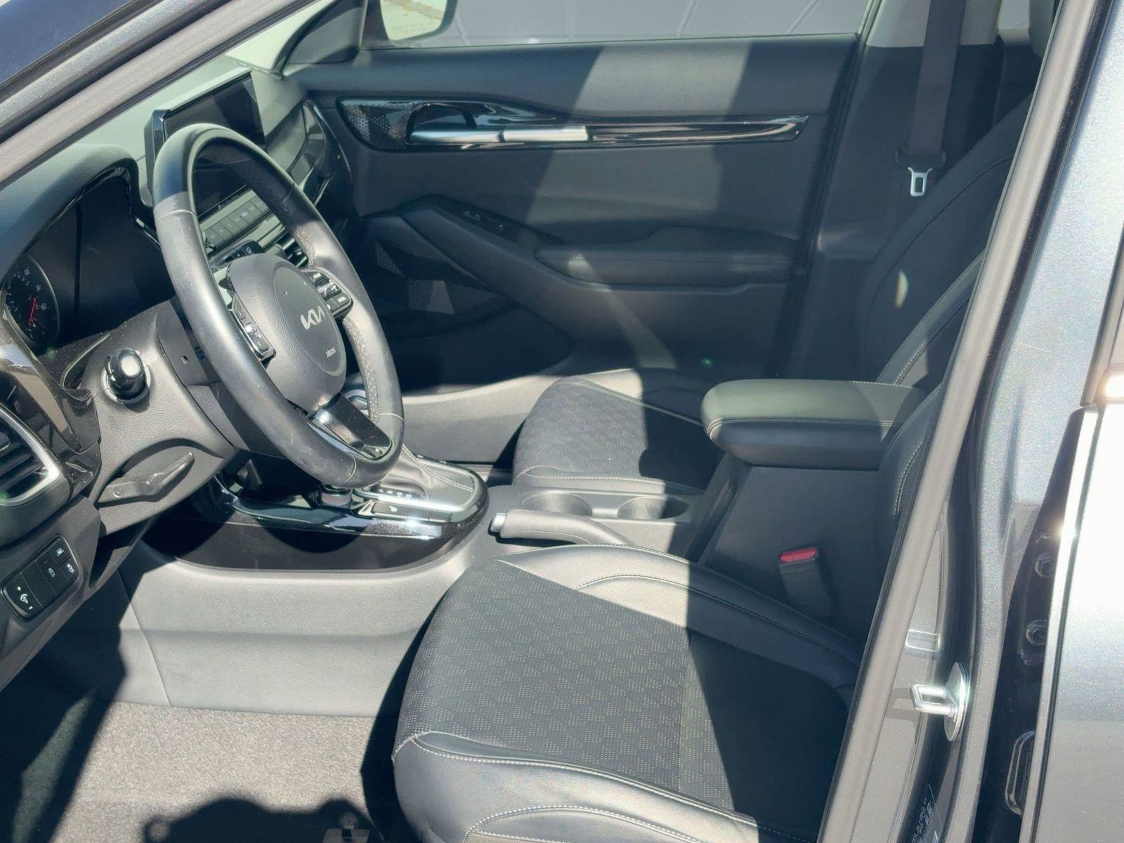 Used 2023 Kia Seltos EX image 5