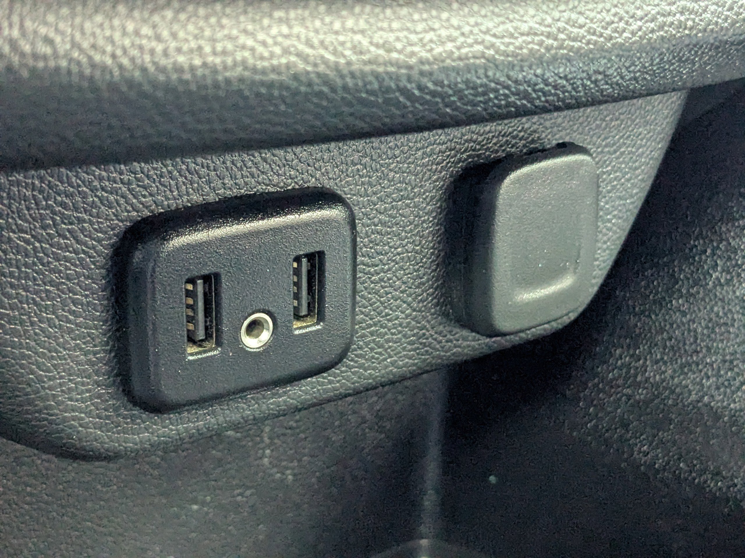 Used 2023 Chevrolet Traverse LT image 24