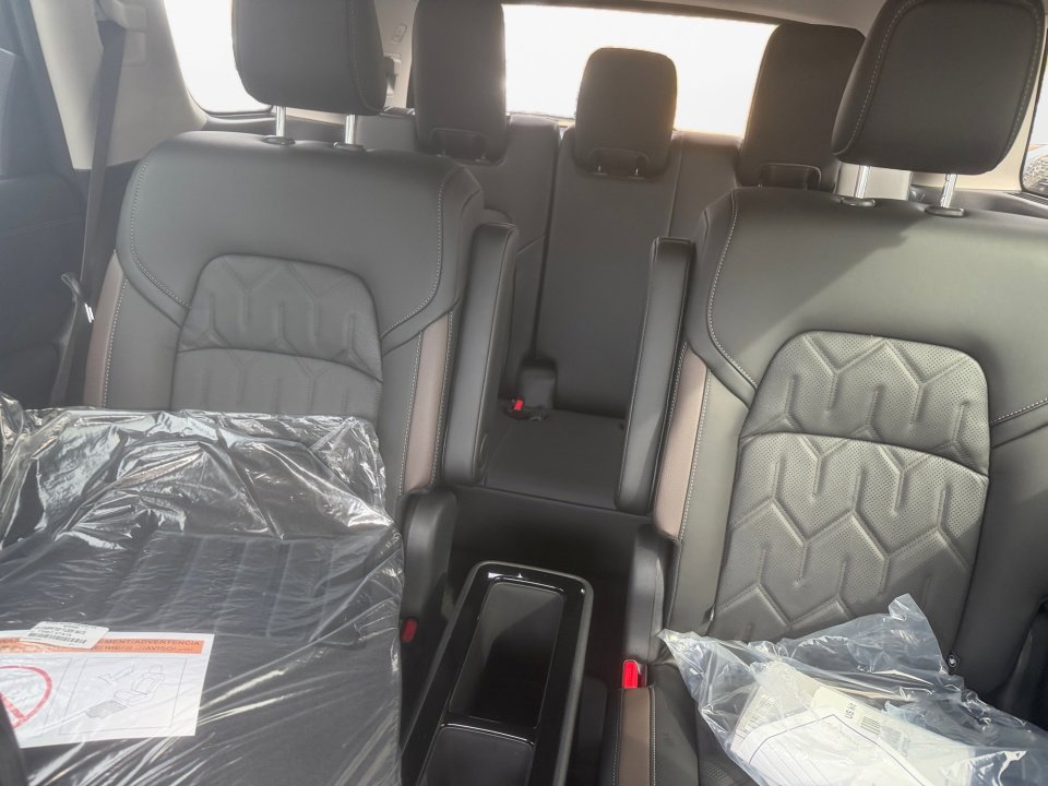 New 2026 Nissan Pathfinder Platinum image 12