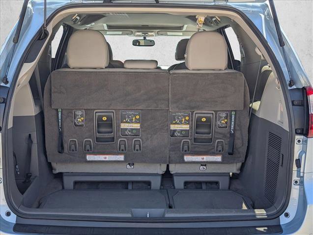 Used 2017 Toyota Sienna XLE w/ XLE Navigation Package image 6