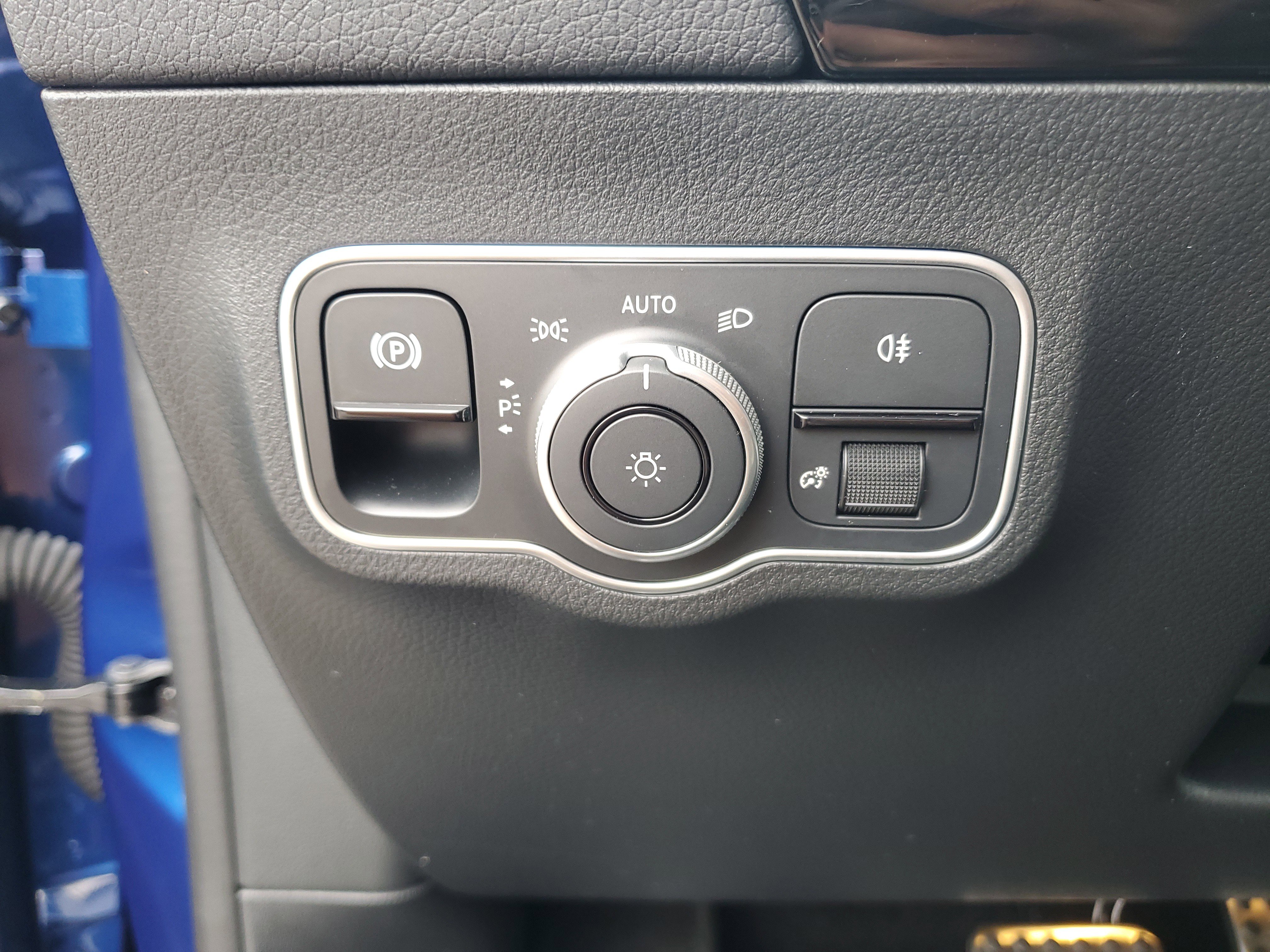 Certified 2025 Mercedes-Benz GLA 35 AMG 4MATIC image 37