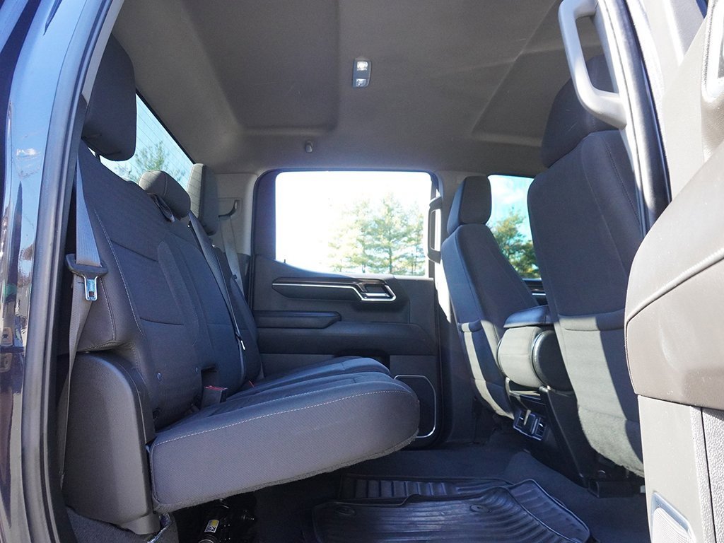 Used 2022 Chevrolet Silverado 1500 LT image 34